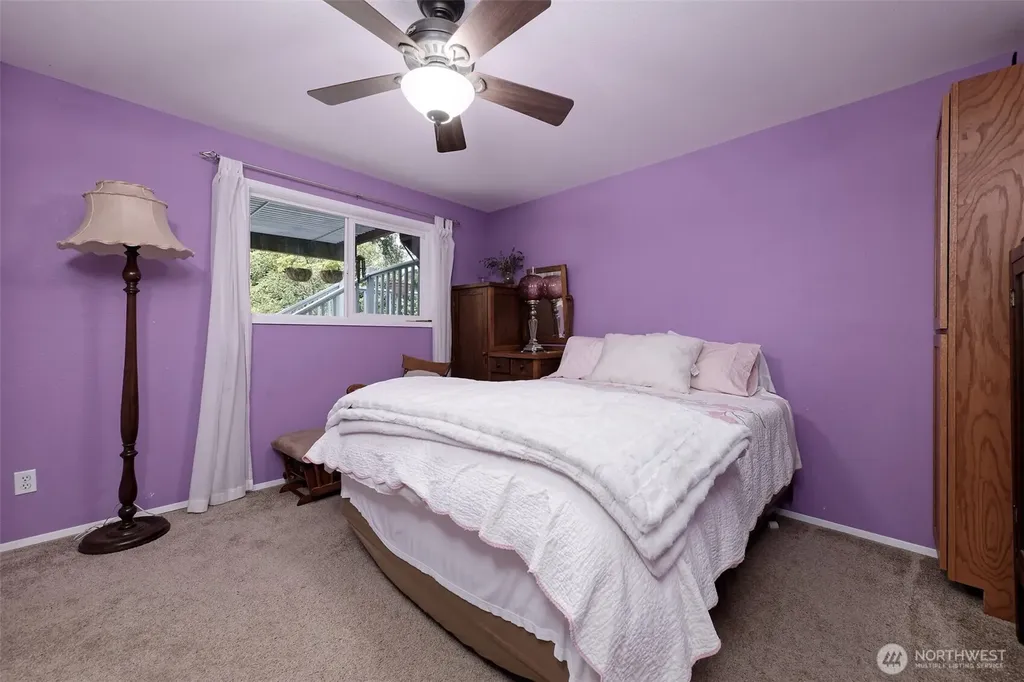 18701 10th Avenue NE Poulsbo WA 98370