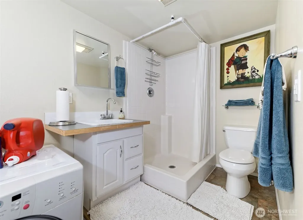 18701 10th Avenue NE Poulsbo WA 98370