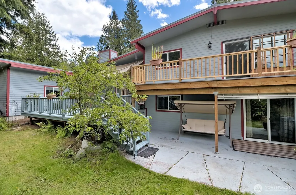 18701 10th Avenue NE Poulsbo WA 98370