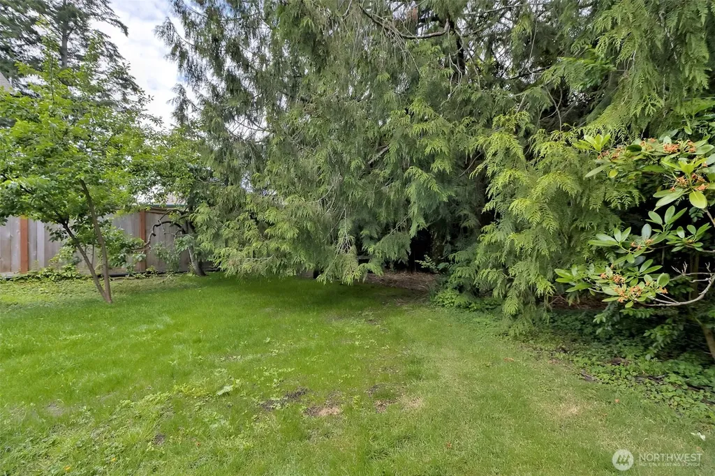 18701 10th Avenue NE Poulsbo WA 98370