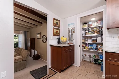 18701 10th Avenue NE Poulsbo WA 98370