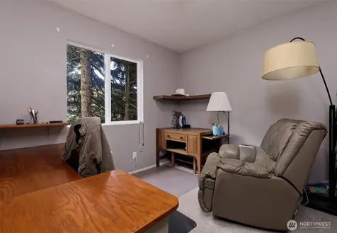 18701 10th Avenue NE Poulsbo WA 98370
