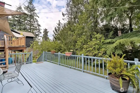 18701 10th Avenue NE Poulsbo WA 98370