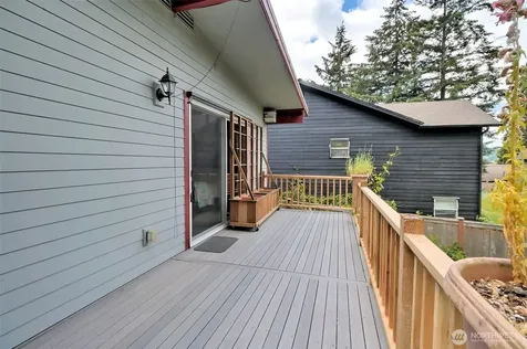 18701 10th Avenue NE Poulsbo WA 98370