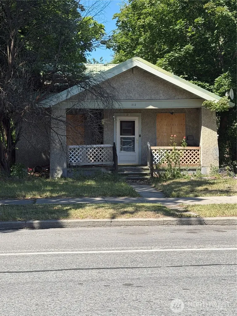 212 Ash Street S Omak WA 98841