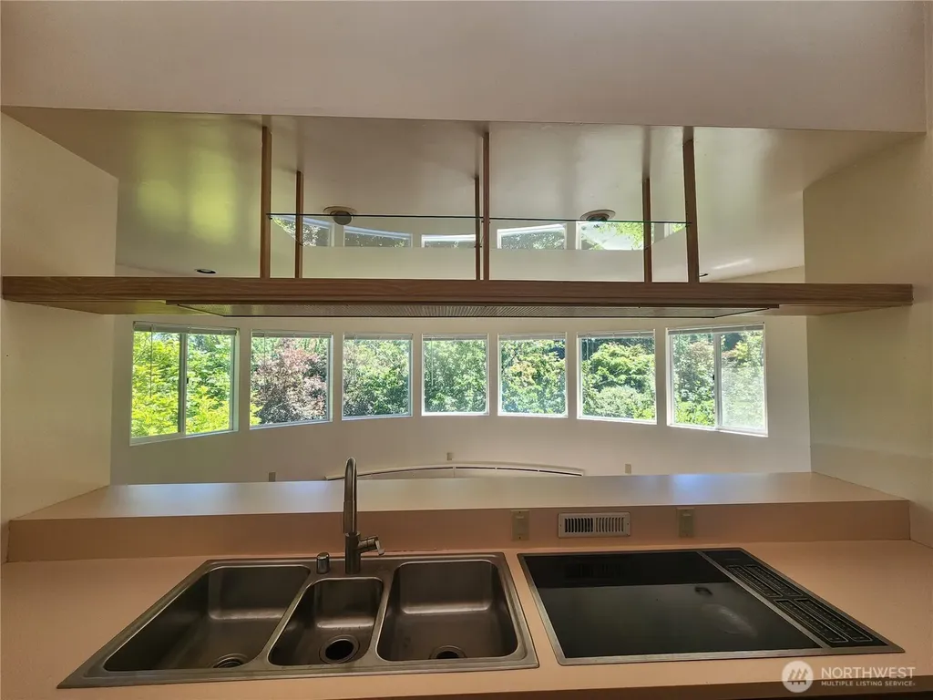 10336 NE Knight Road Bainbridge Island WA 98110