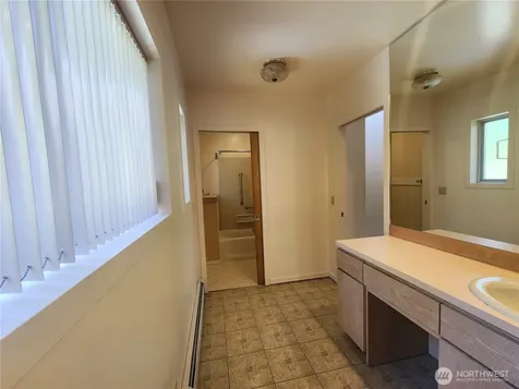 10336 NE Knight Road Bainbridge Island WA 98110