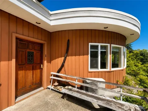 10336 NE Knight Road Bainbridge Island WA 98110