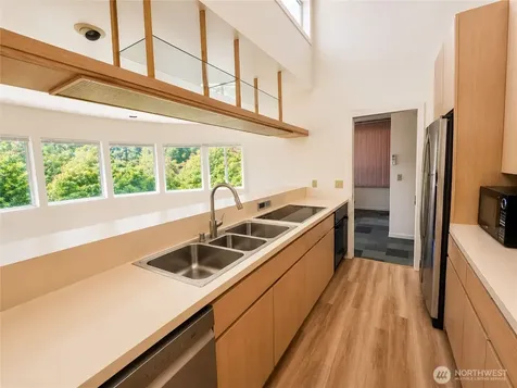 10336 NE Knight Road Bainbridge Island WA 98110