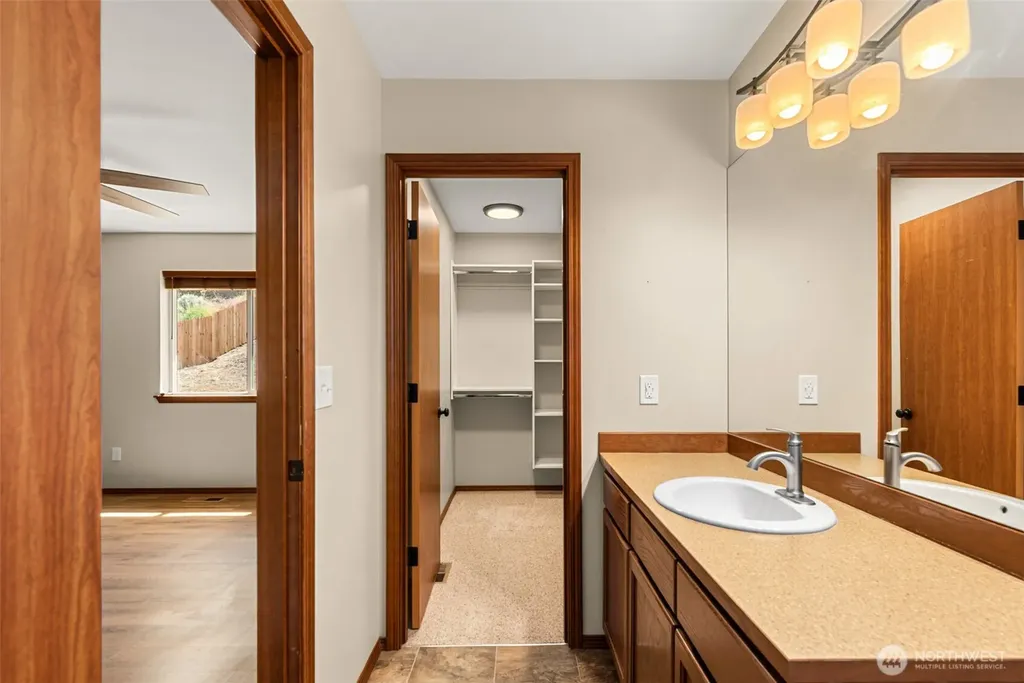 2691 Semolina Loop East Wenatchee WA 98802