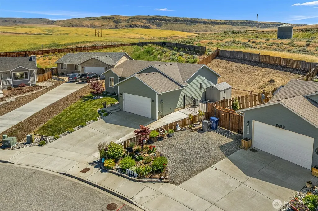 2691 Semolina Loop East Wenatchee WA 98802