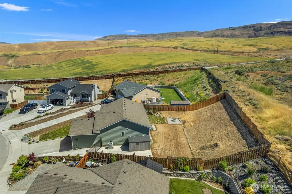 2691 Semolina Loop East Wenatchee WA 98802