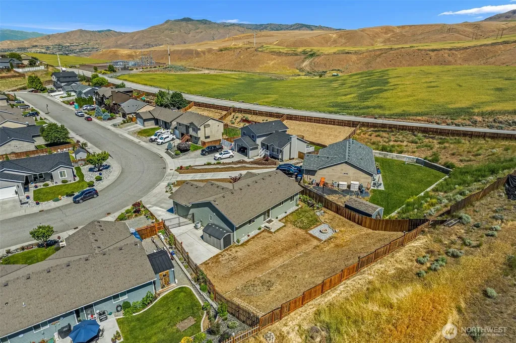 2691 Semolina Loop East Wenatchee WA 98802