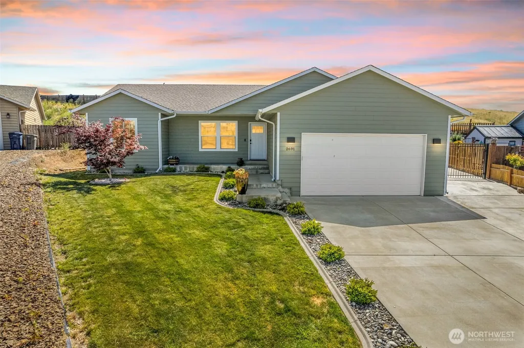 2691 Semolina Loop East Wenatchee WA 98802