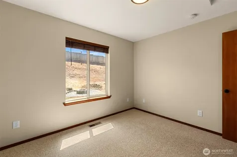 2691 Semolina Loop East Wenatchee WA 98802
