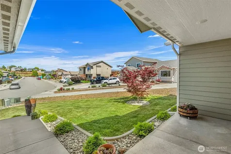 2691 Semolina Loop East Wenatchee WA 98802