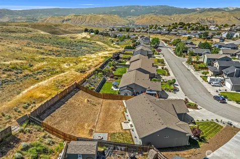 2691 Semolina Loop East Wenatchee WA 98802