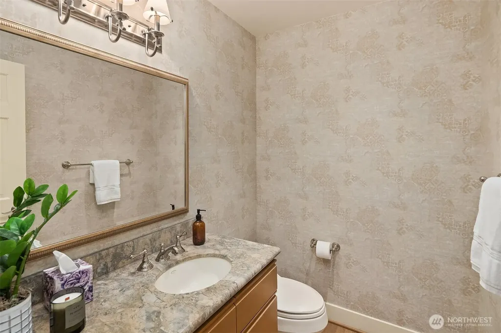 1716 Bellevue Way NE Bellevue WA 98004
