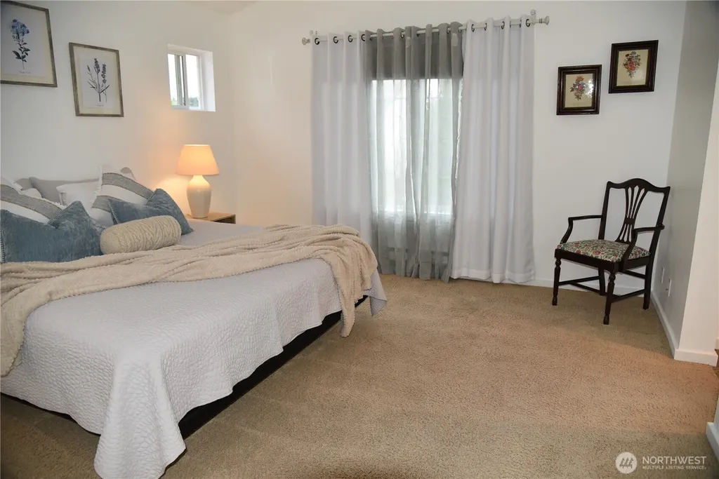 1327 42nd St NE Auburn WA 98002