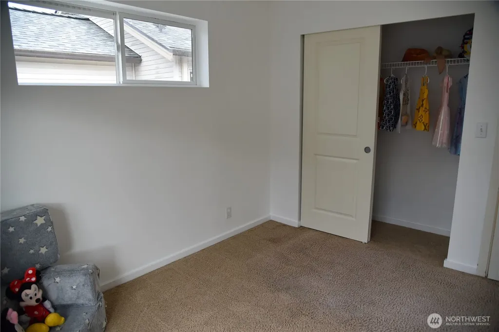 1327 42nd St NE Auburn WA 98002