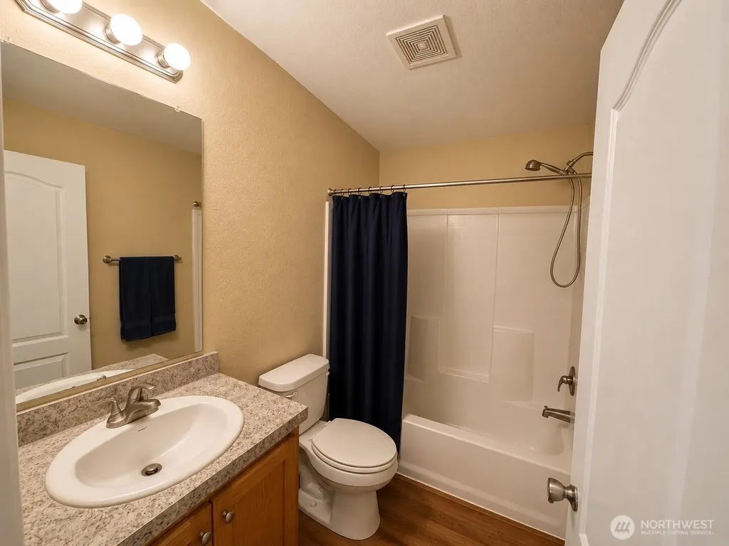 1611 E North Bay Road Allyn WA 98524