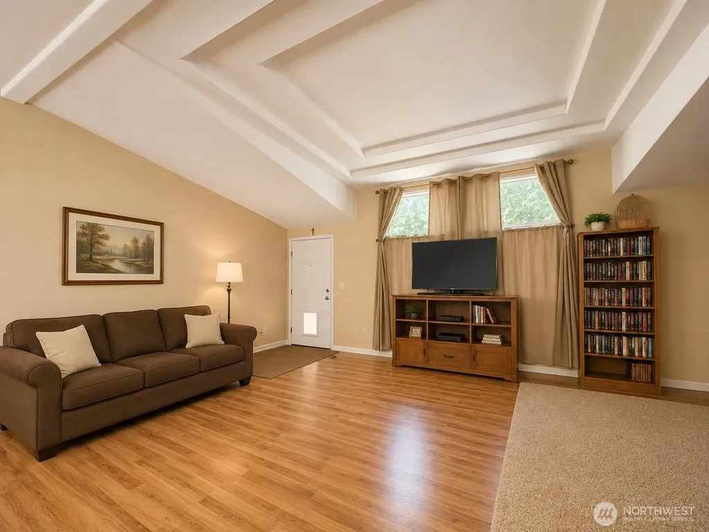 1611 E North Bay Road Allyn WA 98524