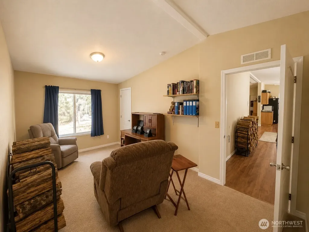 1611 E North Bay Road Allyn WA 98524