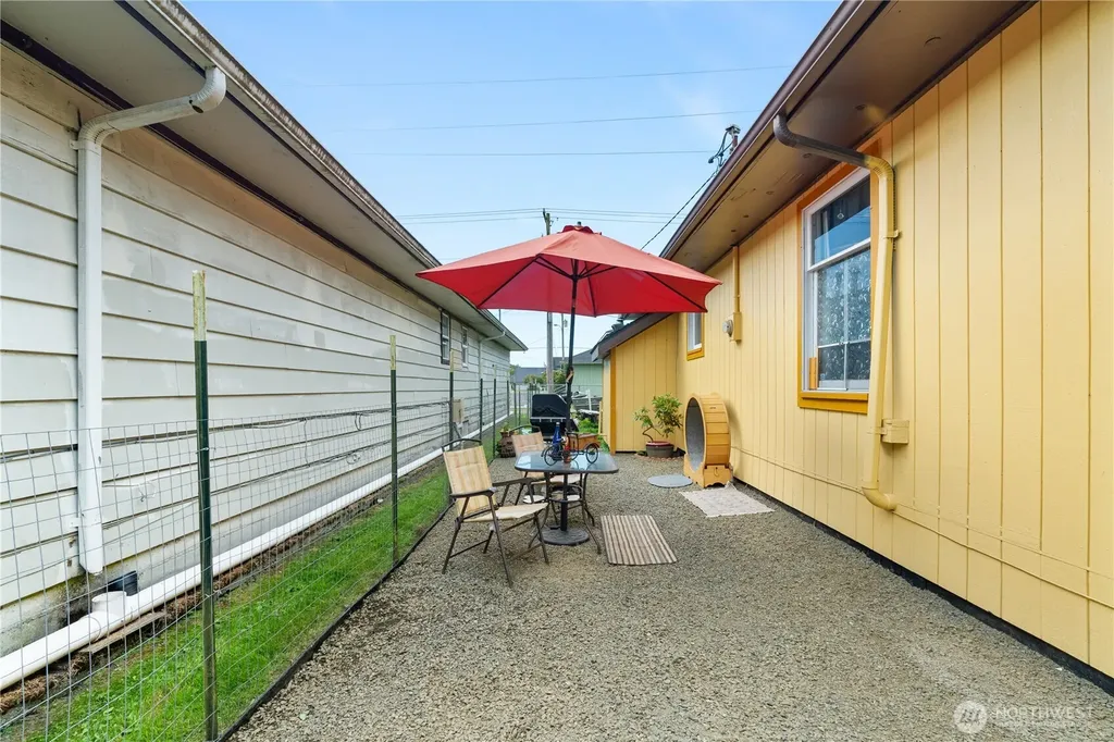 2523 Simpson Avenue Aberdeen WA 98520