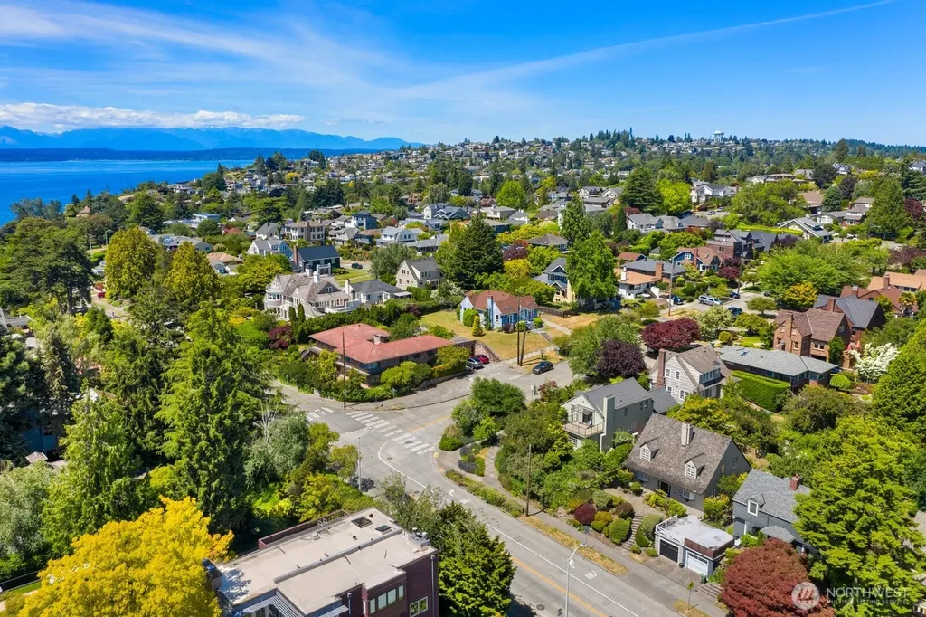 2612 W Galer Street Seattle WA 98199