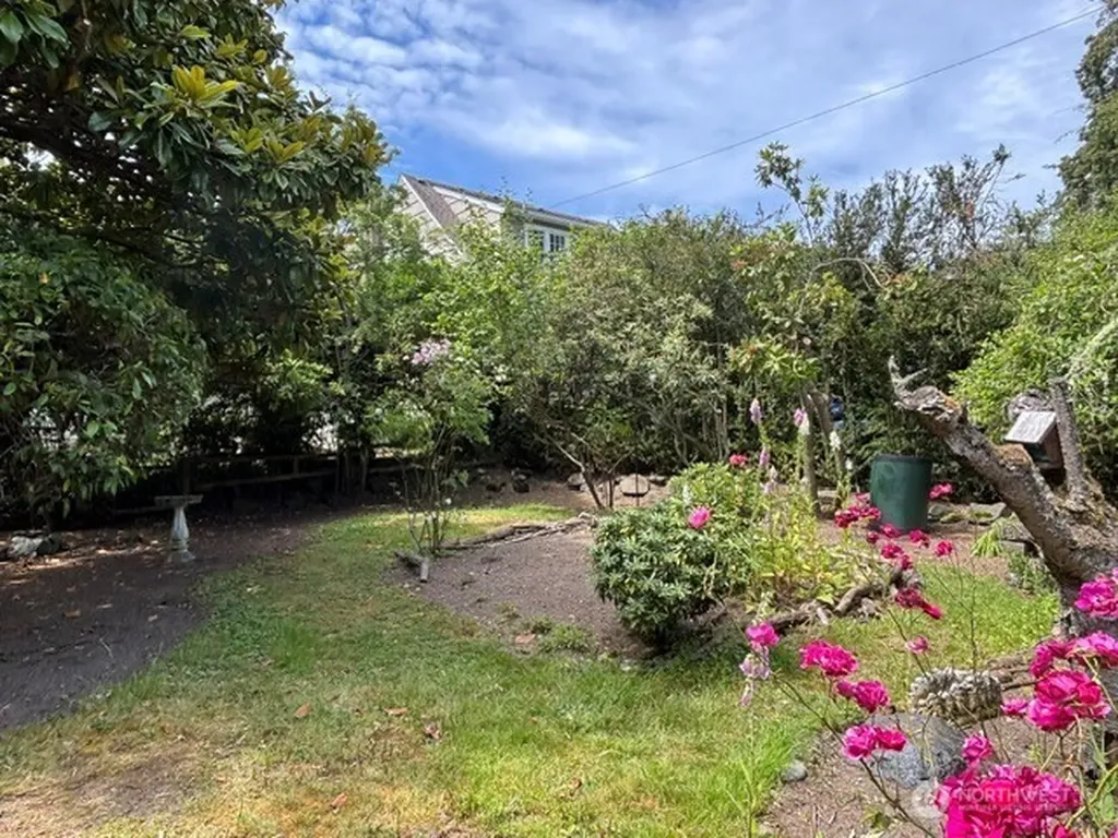 2612 W Galer Street Seattle WA 98199