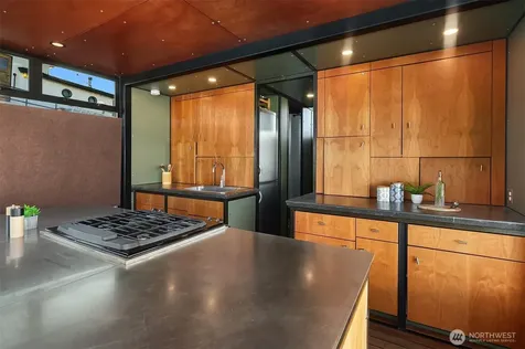 1301 N Northlake Way Seattle WA 98103