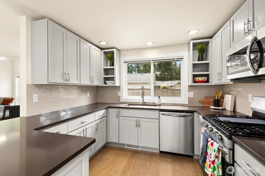9802 117th Place NE Kirkland WA 98033