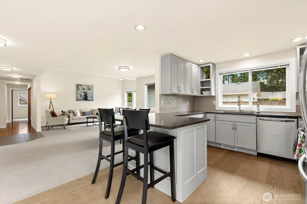 9802 117th Place NE Kirkland WA 98033