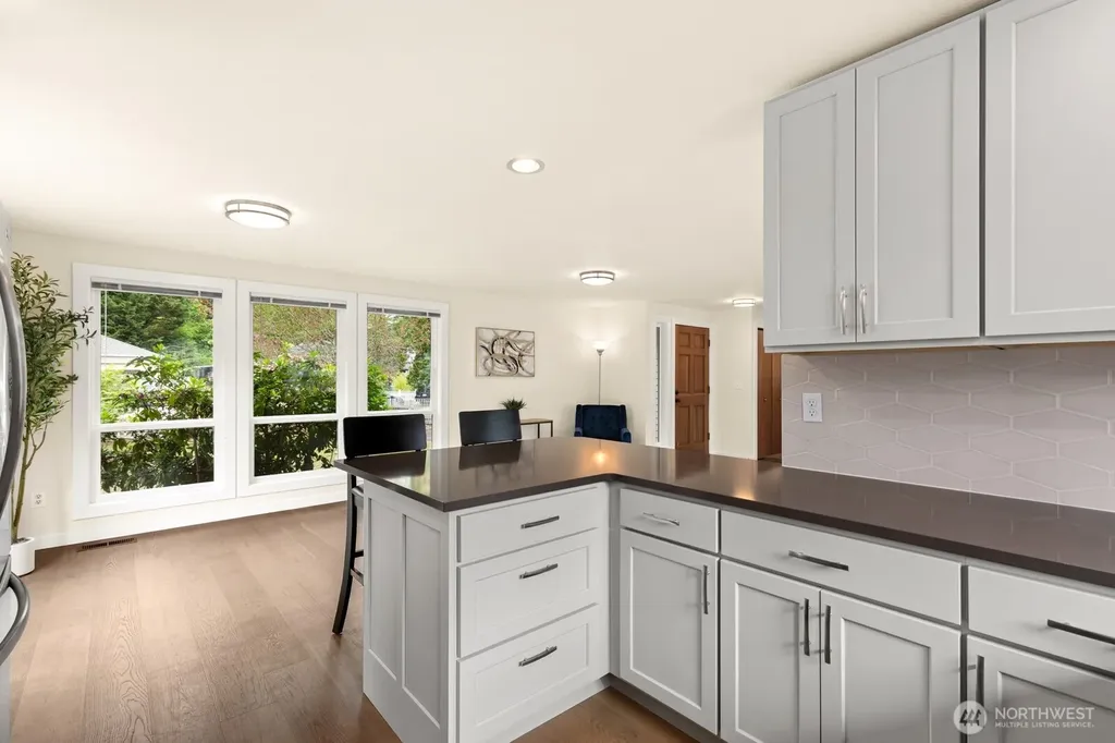9802 117th Place NE Kirkland WA 98033