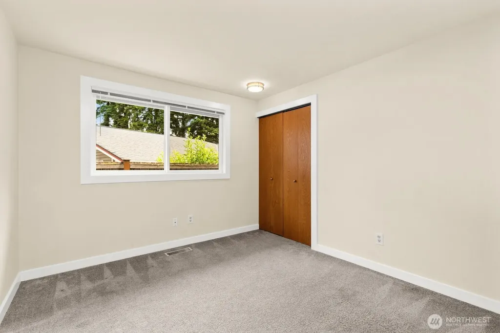 9802 117th Place NE Kirkland WA 98033