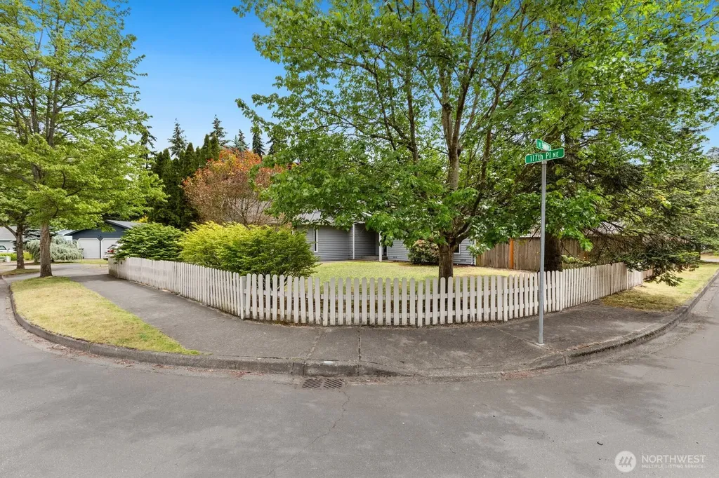 9802 117th Place NE Kirkland WA 98033