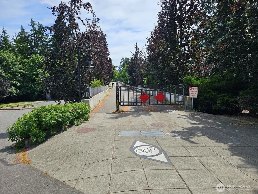 9802 117th Place NE Kirkland WA 98033