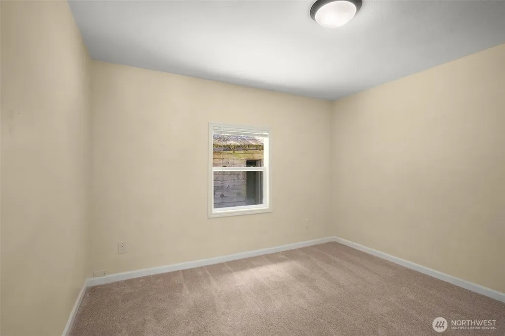 2703 25th Street SW Puyallup WA 98373