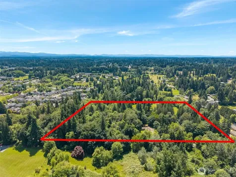 2703 25th Street SW Puyallup WA 98373