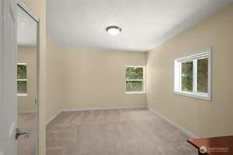 2703 25th Street SW Puyallup WA 98373