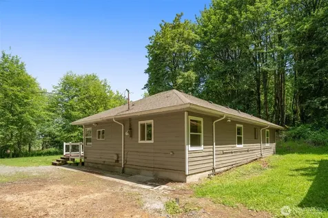 2703 25th Street SW Puyallup WA 98373