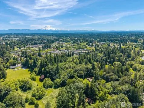 2703 25th Street SW Puyallup WA 98373