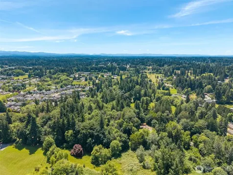 2703 25th Street SW Puyallup WA 98373