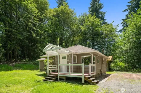 2703 25th Street SW Puyallup WA 98373