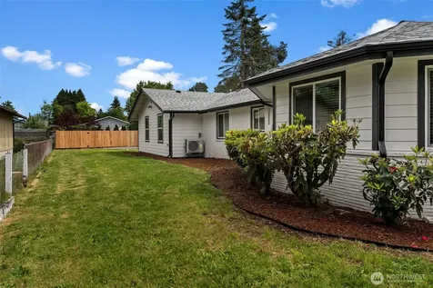 8827 E D Street Tacoma WA 98445