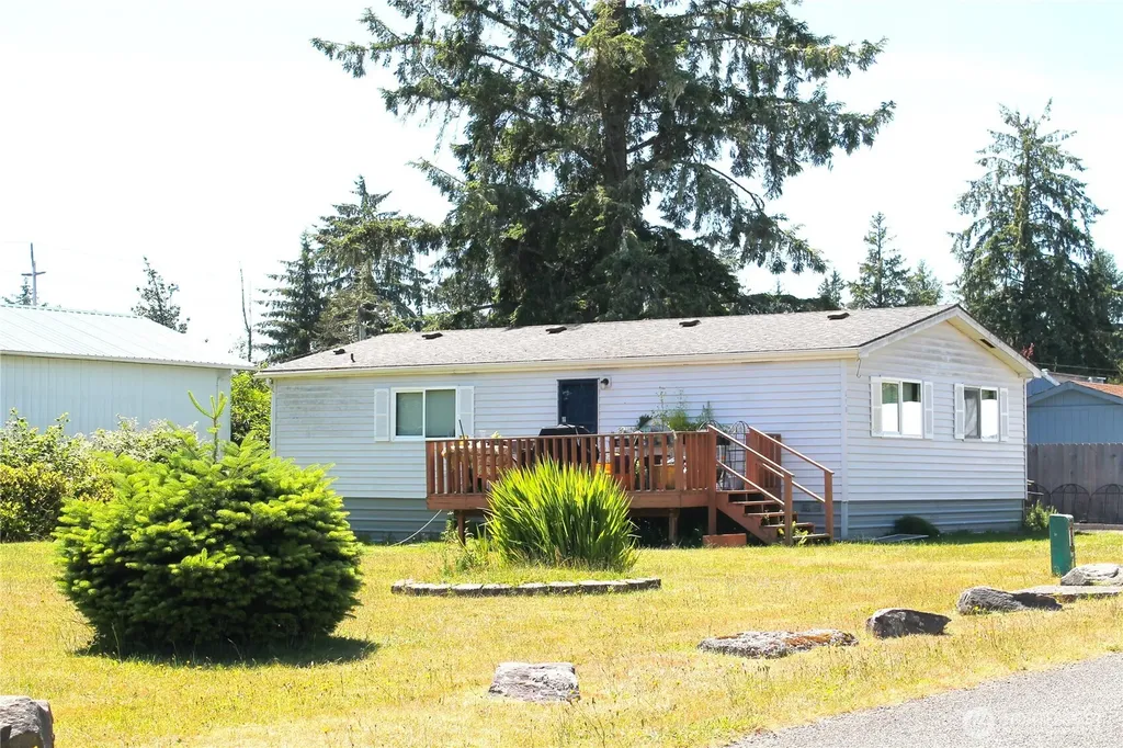 279 W Oregon Avenue Westport WA 98595
