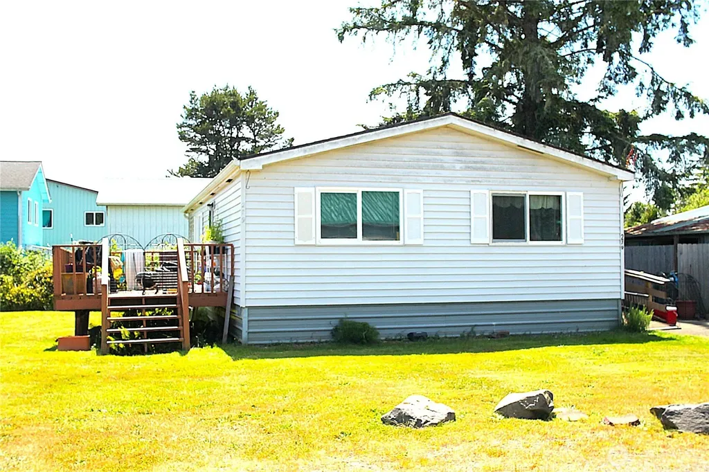 279 W Oregon Avenue Westport WA 98595