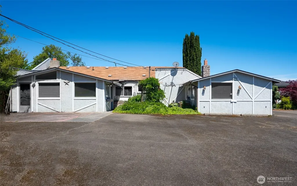 243 W Washington Street Sequim WA 98382