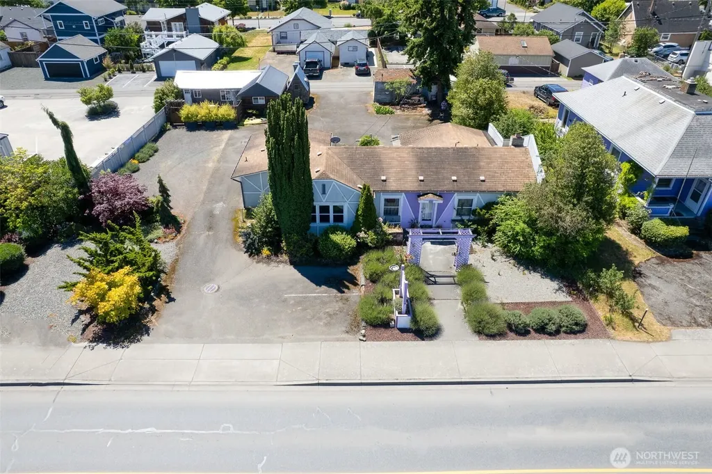243 W Washington Street Sequim WA 98382