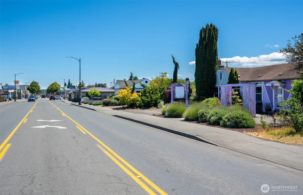 243 W Washington Street Sequim WA 98382